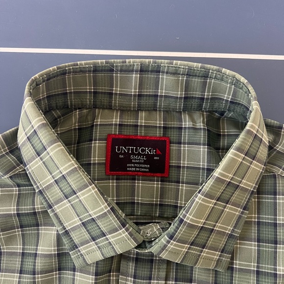 UNTUCKit Slim Fit Men’s Long Sleeve Button Down Shirt Size Small - Picture 2 of 4